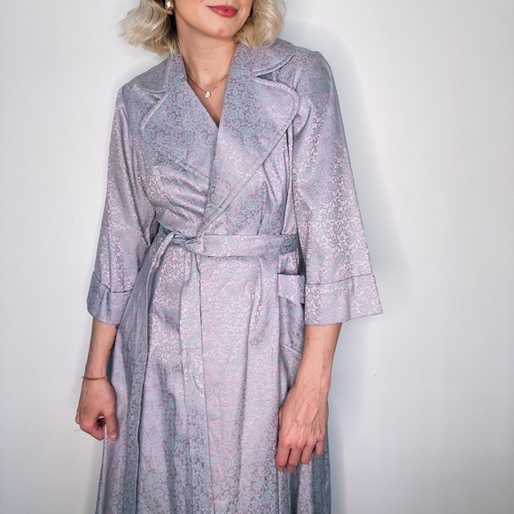 VINTAGE Iridescent Satin Paisley Metallic Belted Handmade Robe Housecoat - Picture 1 of 7